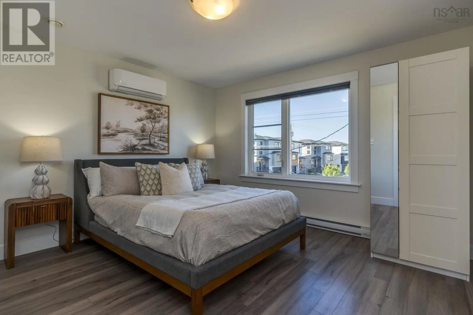 204 Titanium Crescent