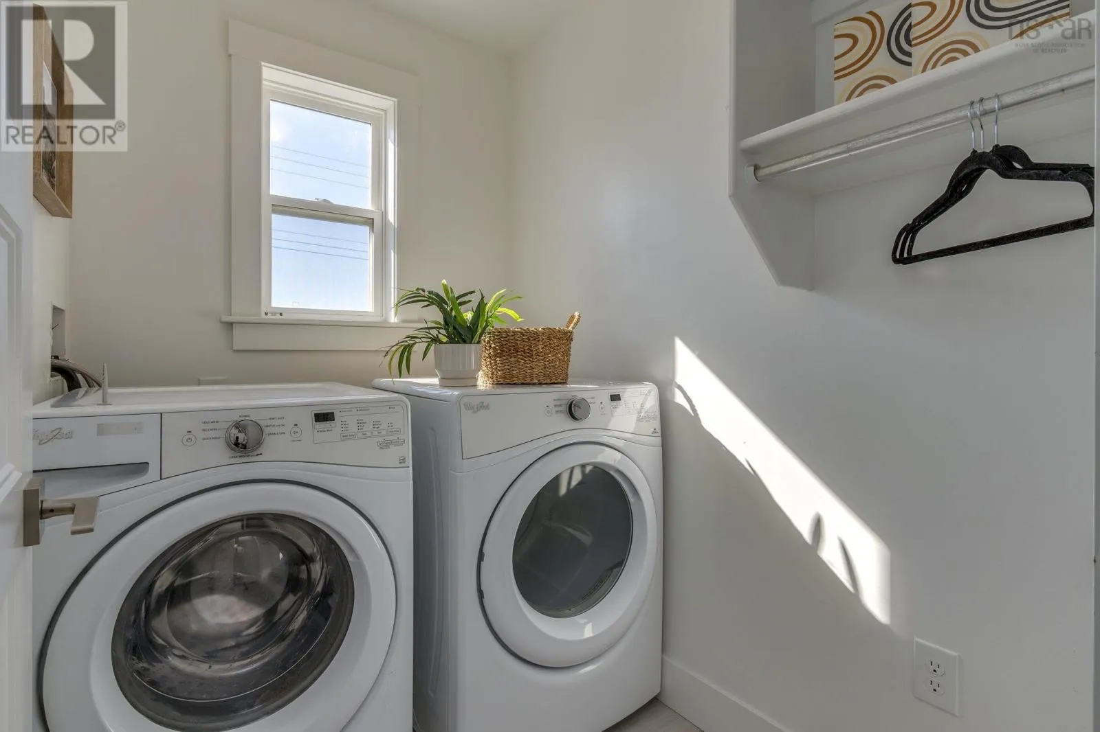 204 Titanium Crescent