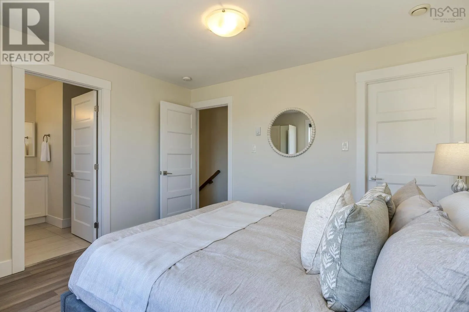 204 Titanium Crescent