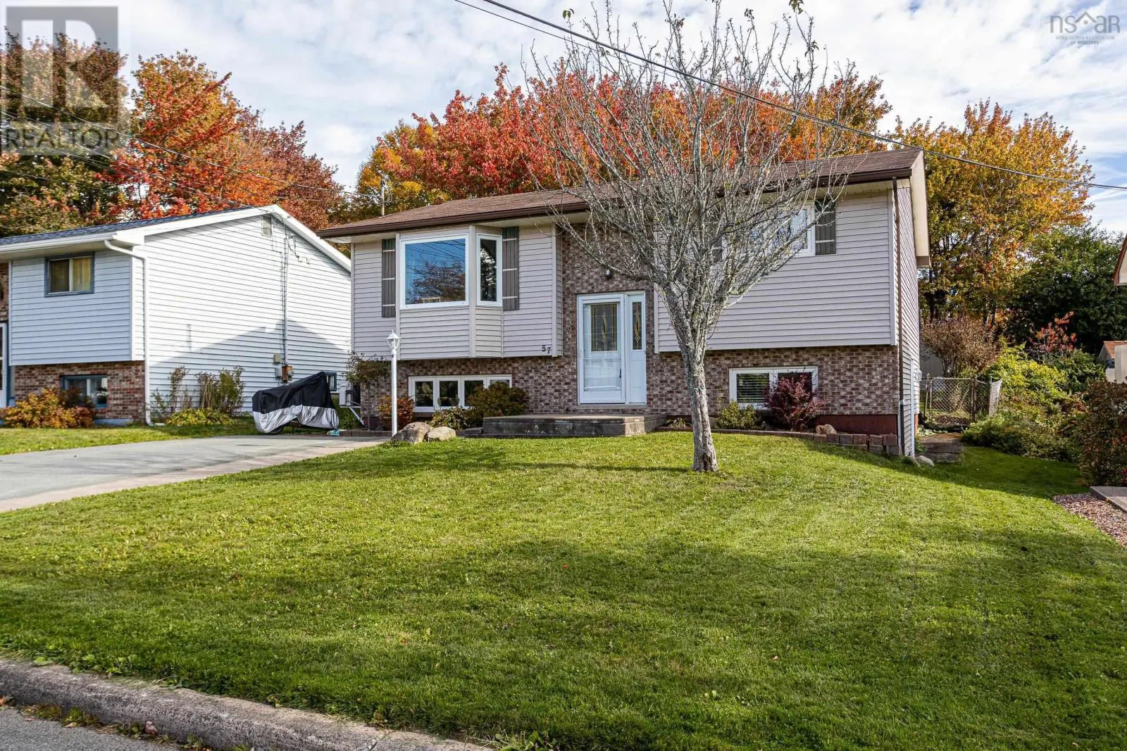 57 La Pierre Crescent