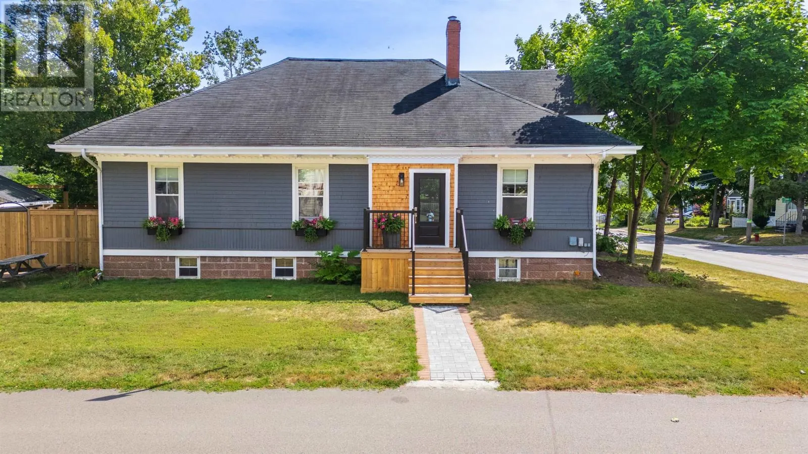 20 NORTH RIVER Road