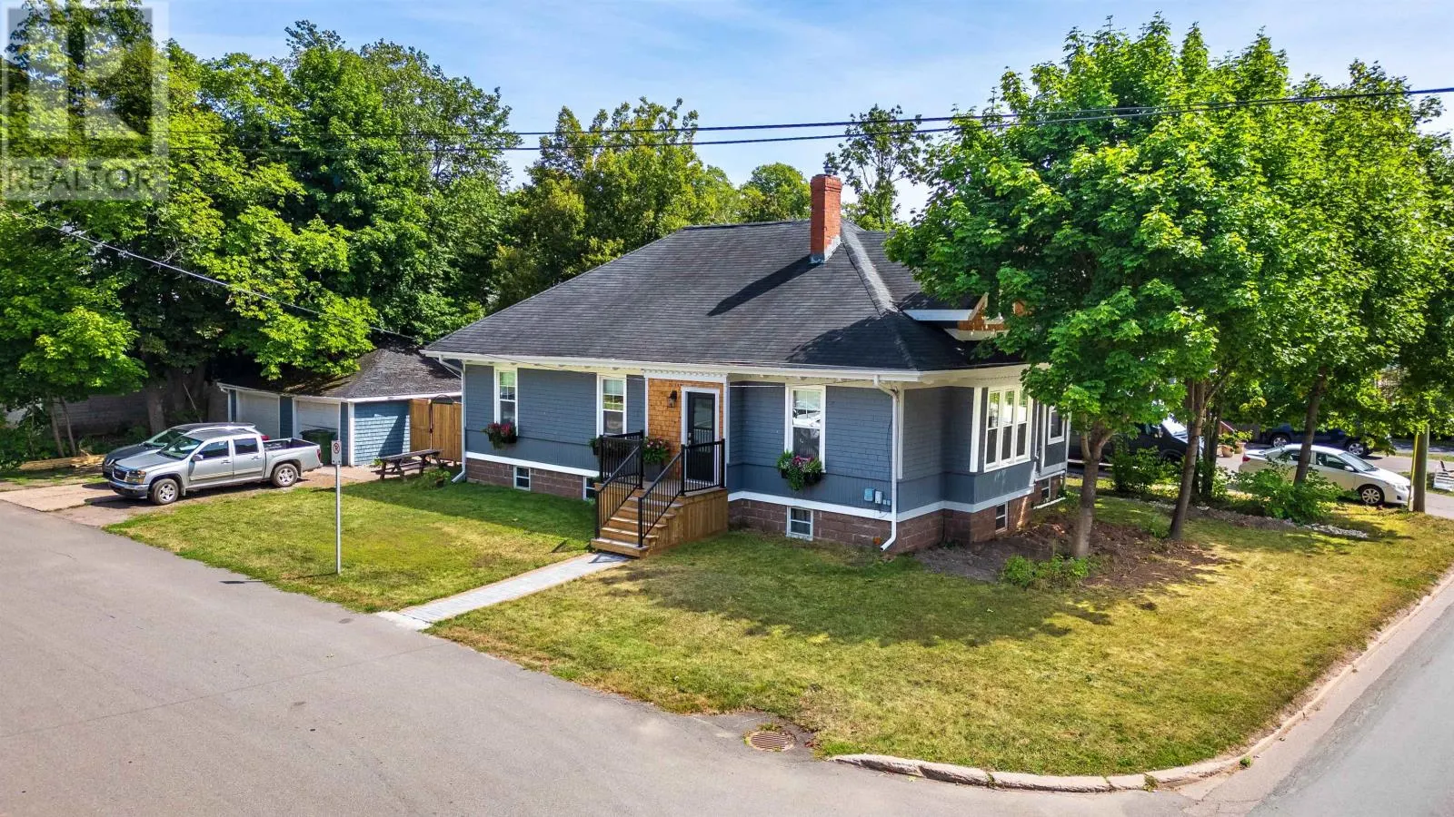 20 NORTH RIVER Road