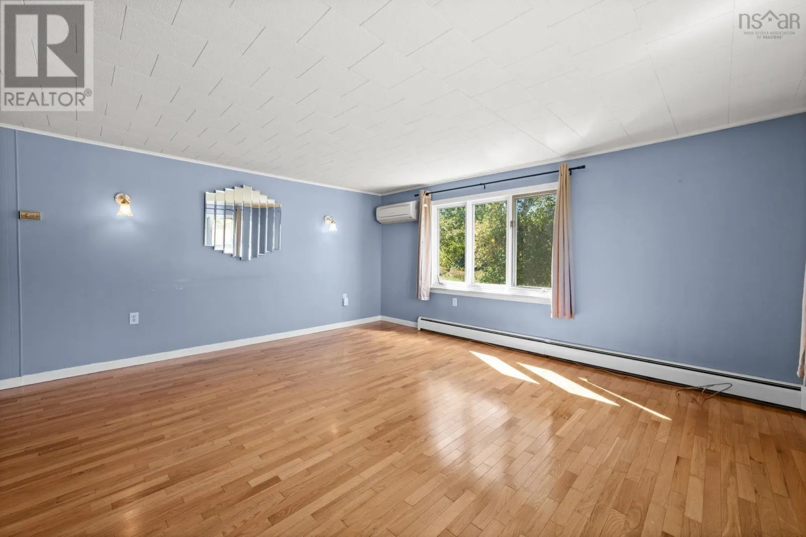 1879 Wentworth Road
