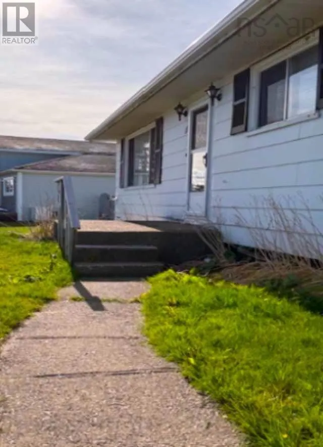 11 Tamarac Drive