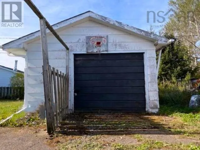 11 Tamarac Drive