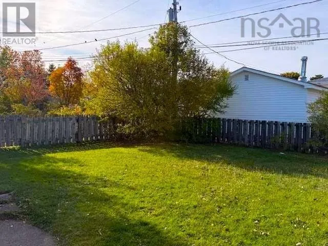 11 Tamarac Drive