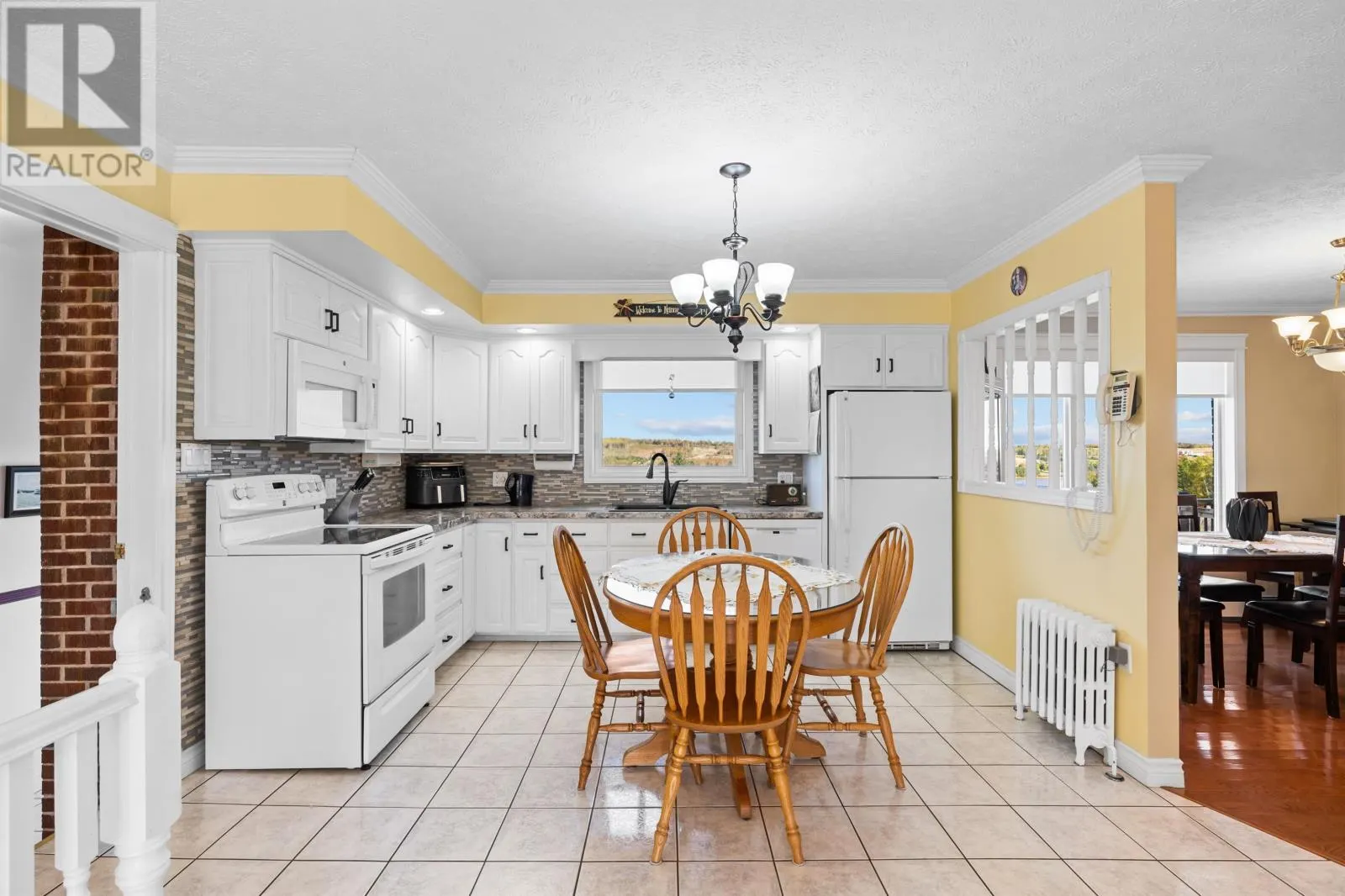 2389 Mackinnion Point Road