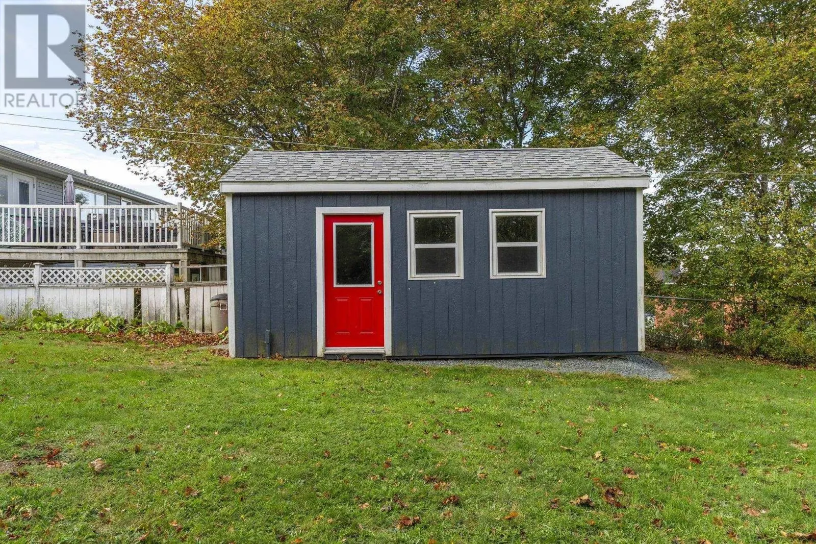 10 Sarnia Avenue