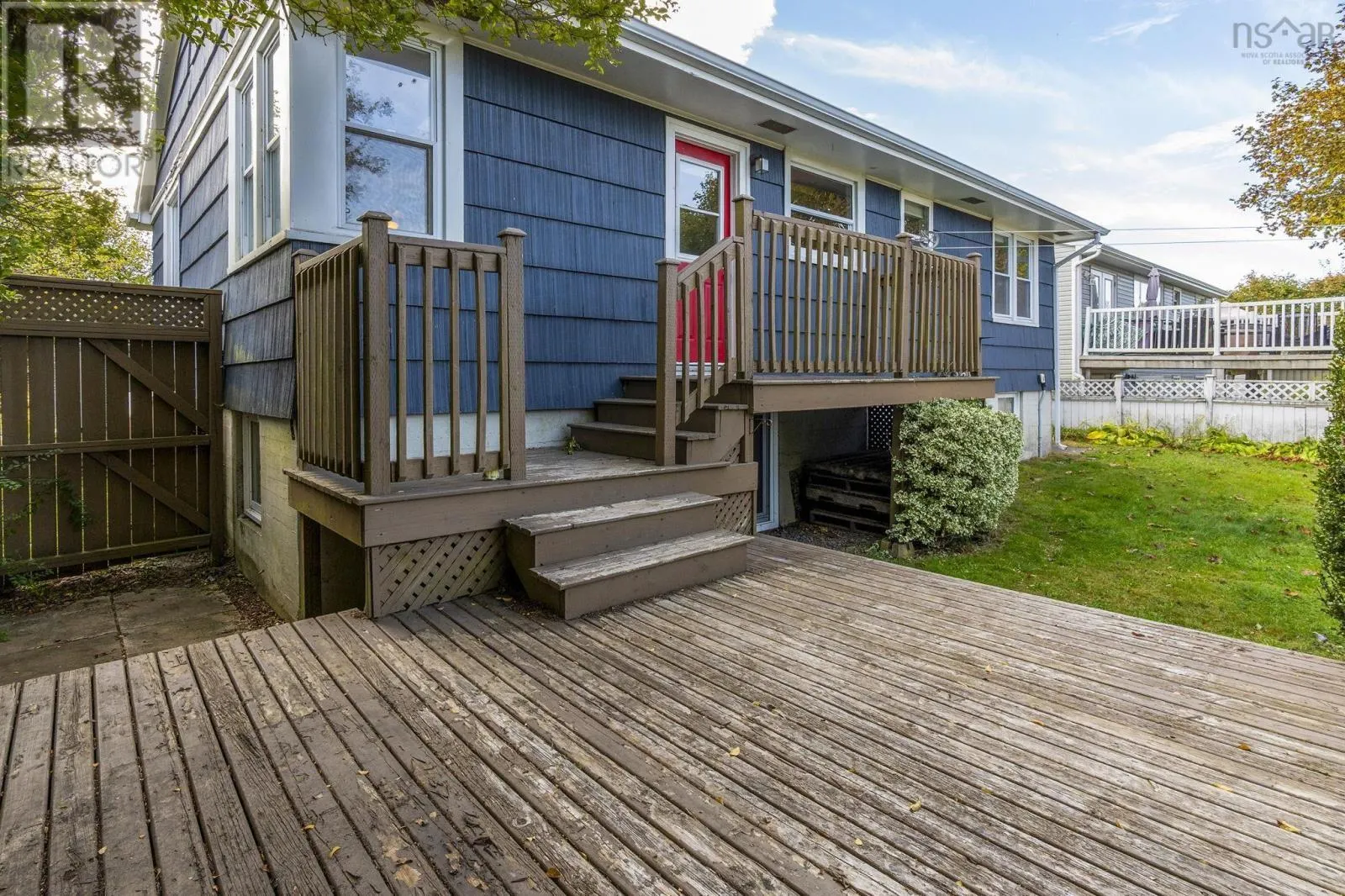 10 Sarnia Avenue