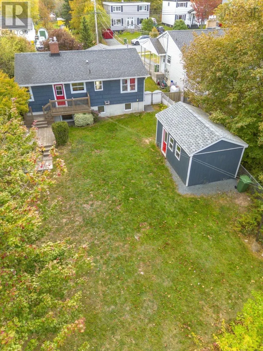 10 Sarnia Avenue