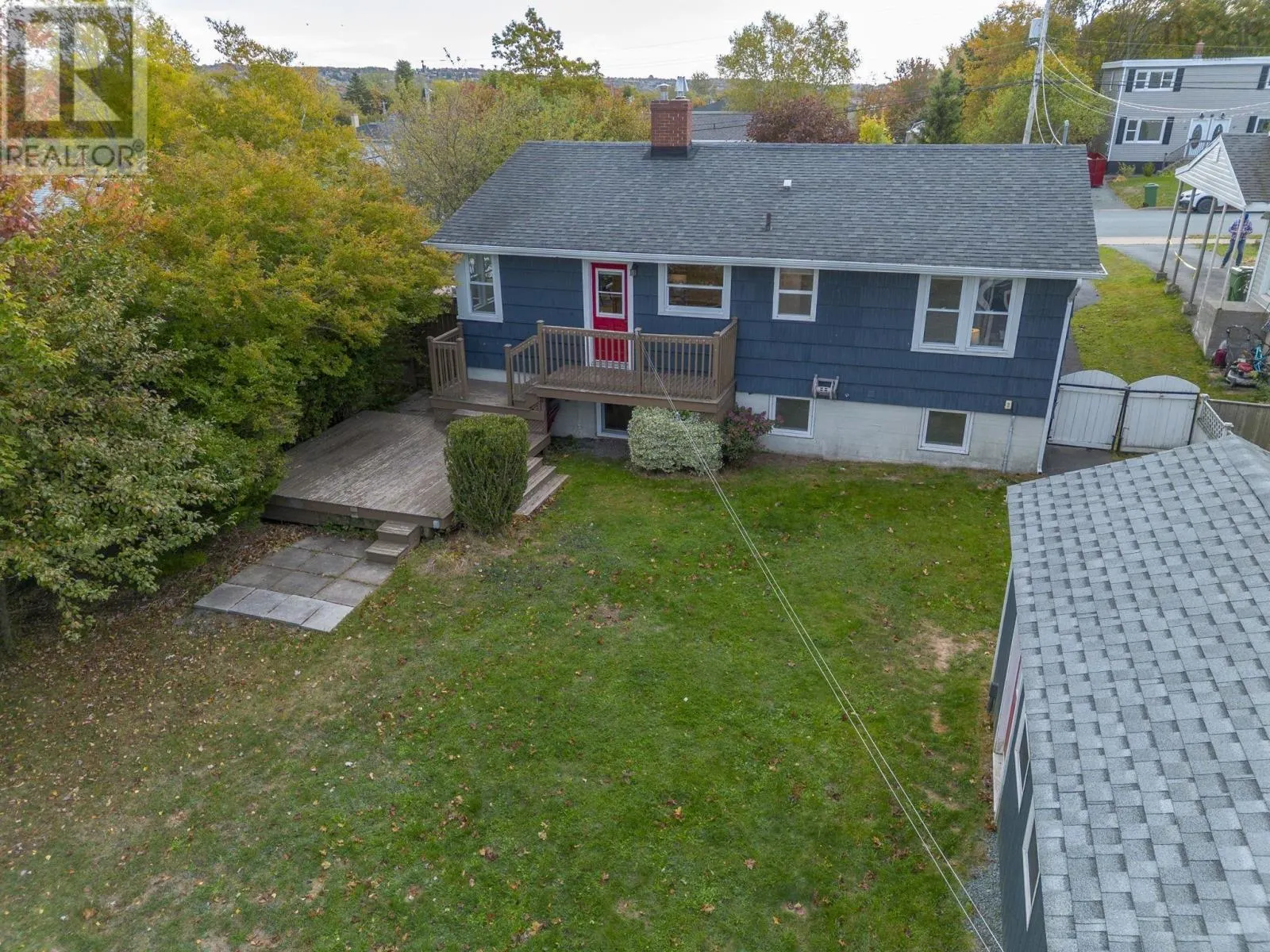 10 Sarnia Avenue