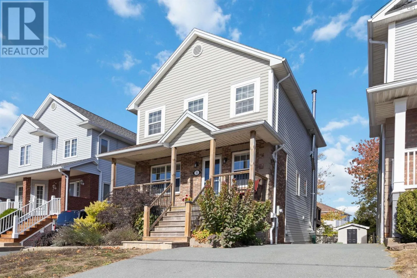 5 Roxham Close