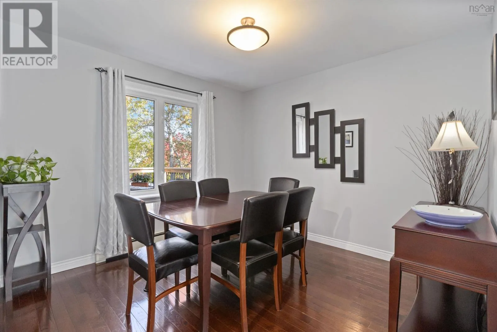5 Roxham Close