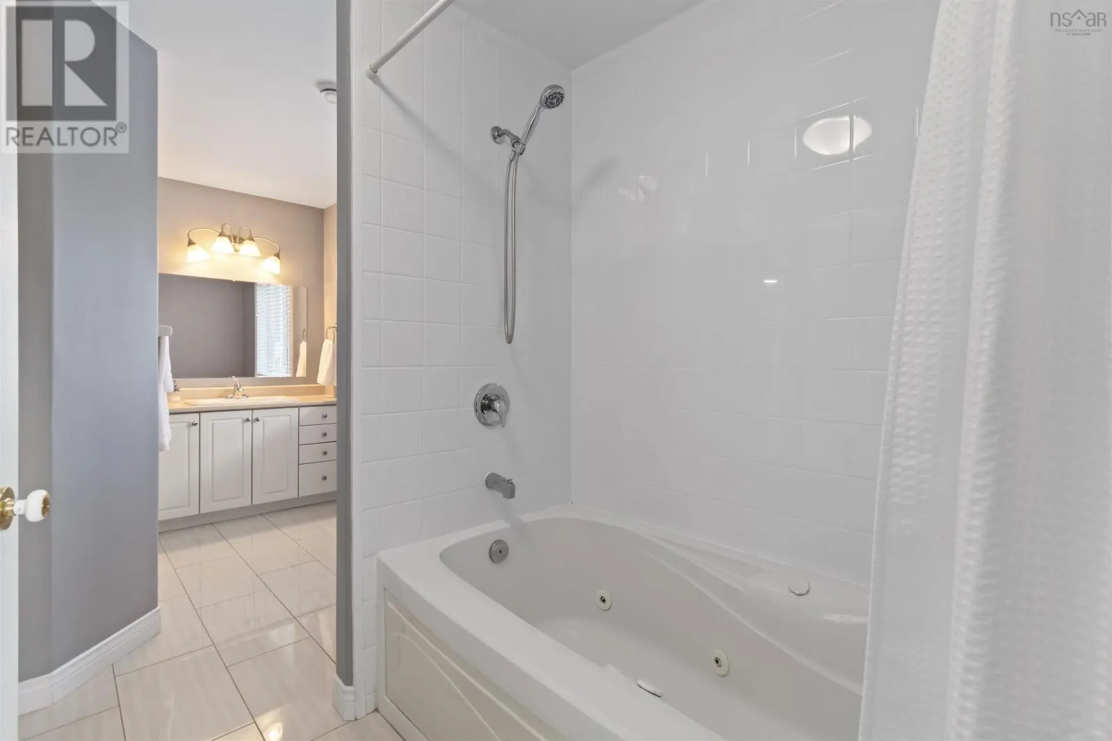 5 Roxham Close