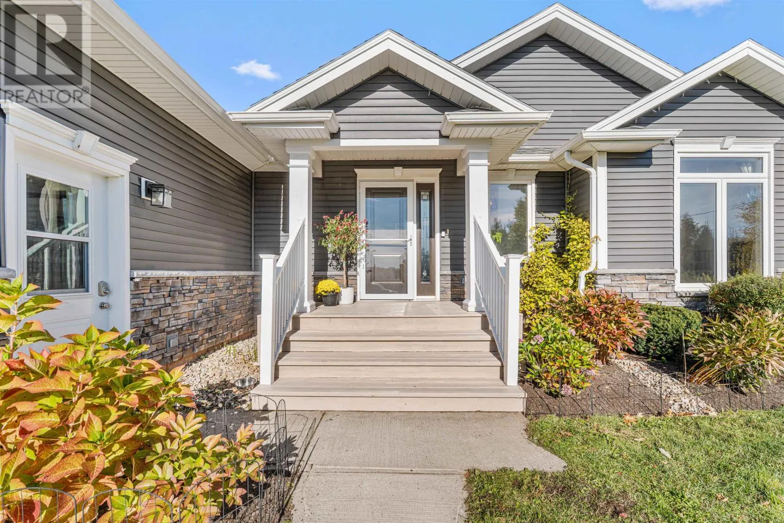 15 Parricus Mead Drive