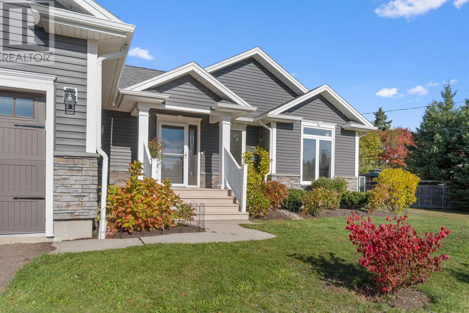 15 Parricus Mead Drive