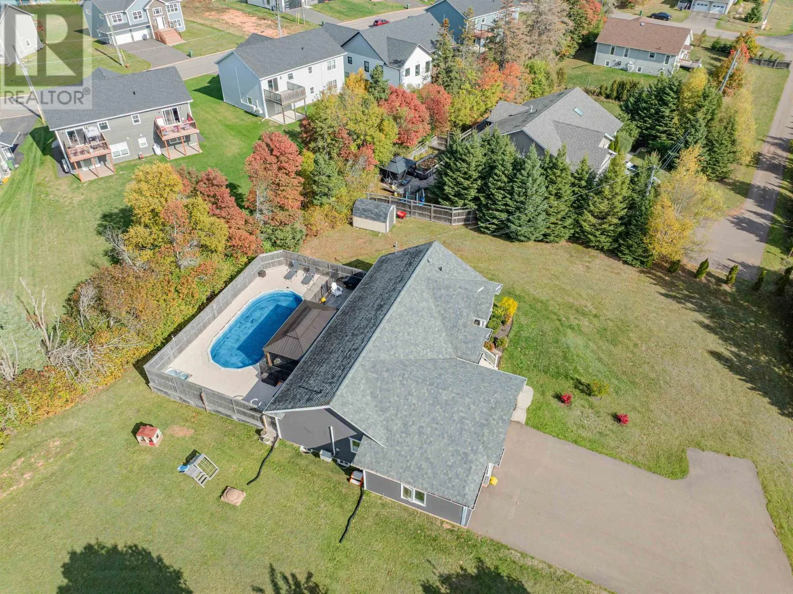 15 Parricus Mead Drive