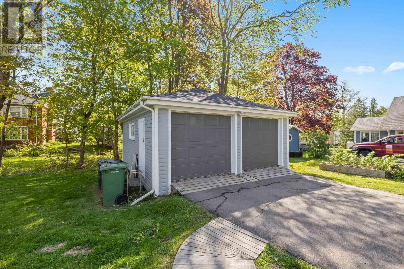 124 A&B North River Road