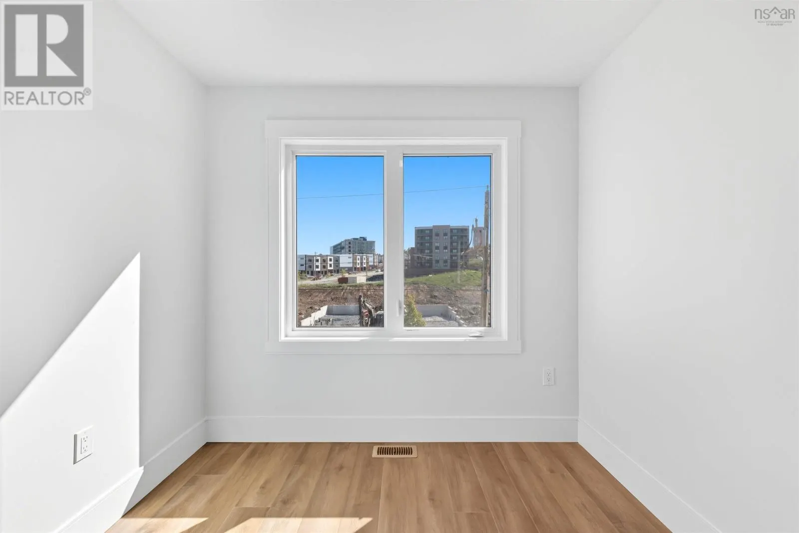 17 Pearlgarden Close