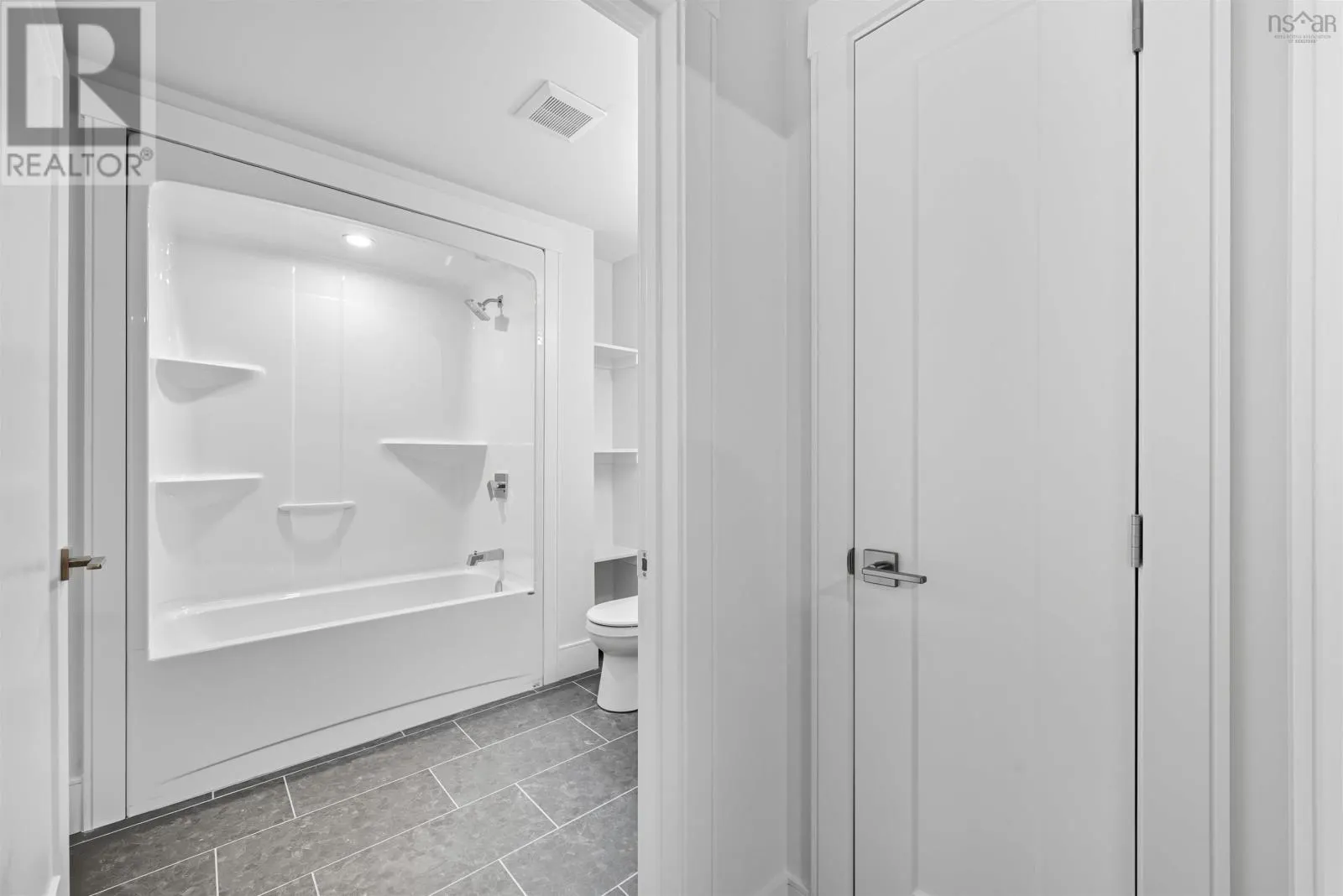 17 Pearlgarden Close