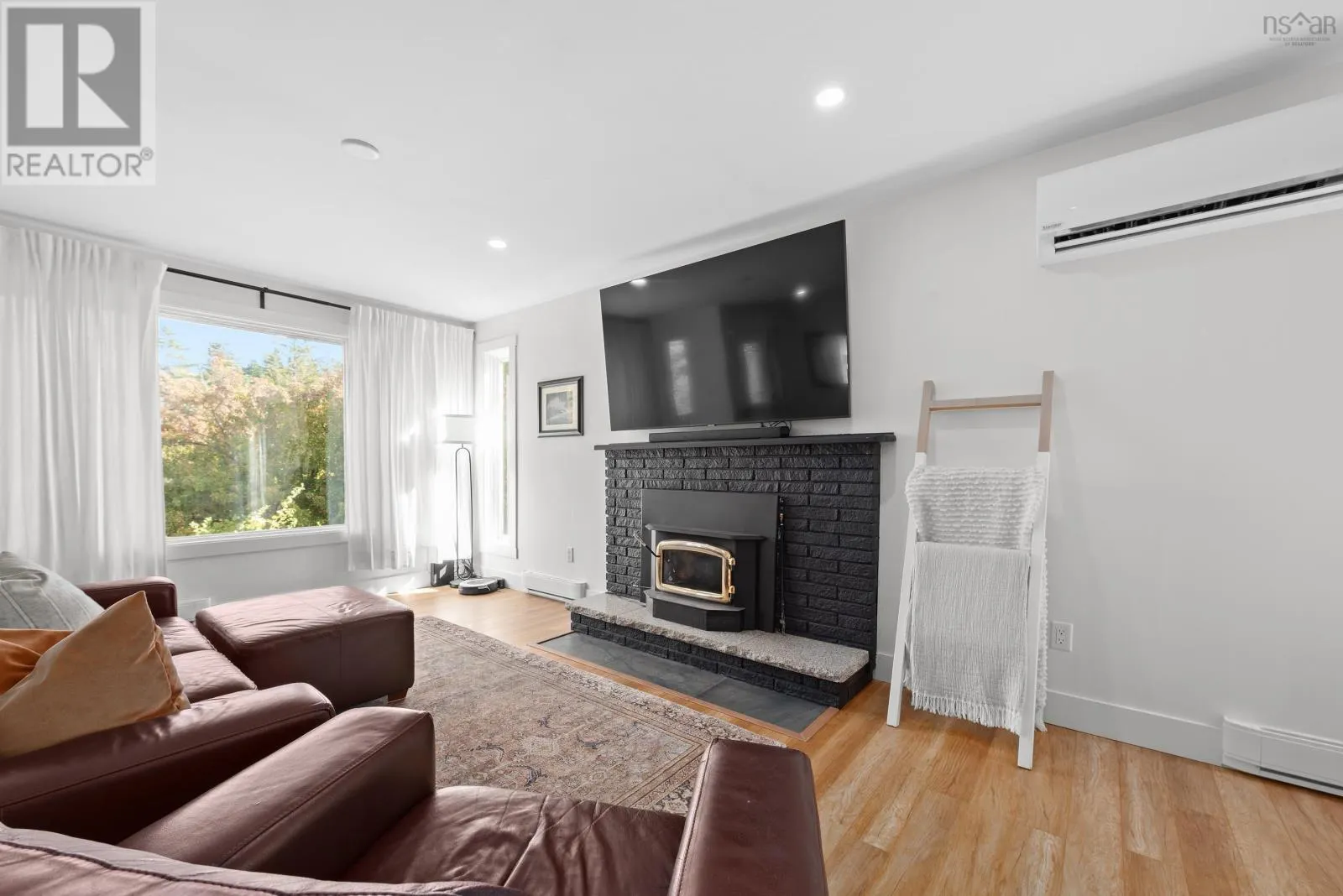 786 Myra Road