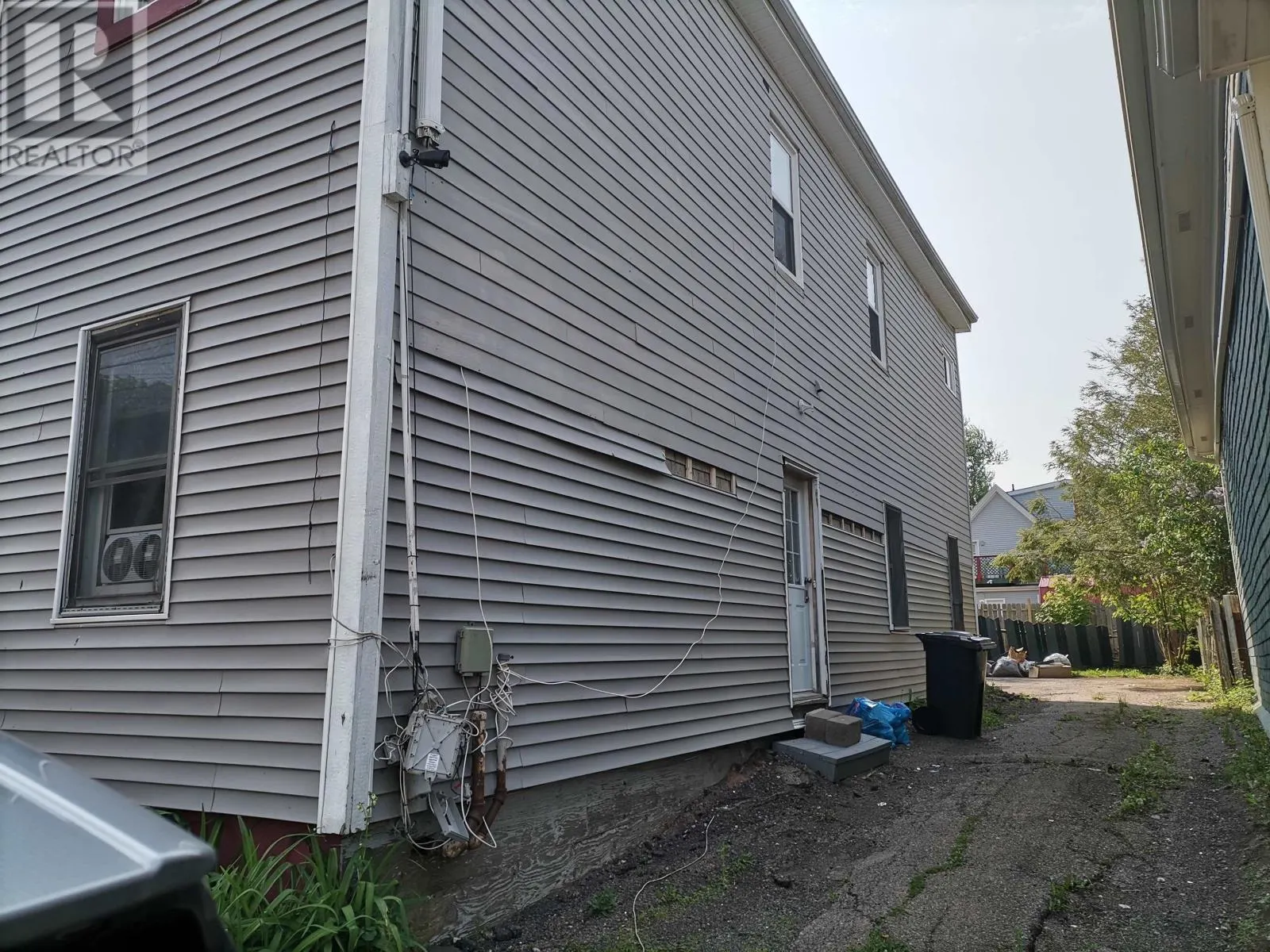 72 DOUGLAS Street