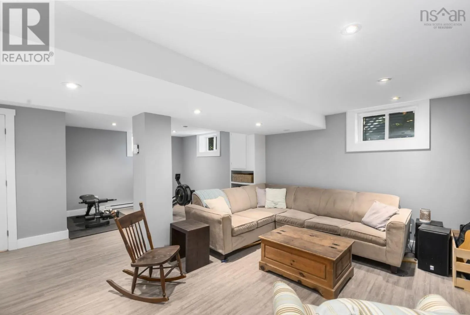 10 Ellenvale Avenue
