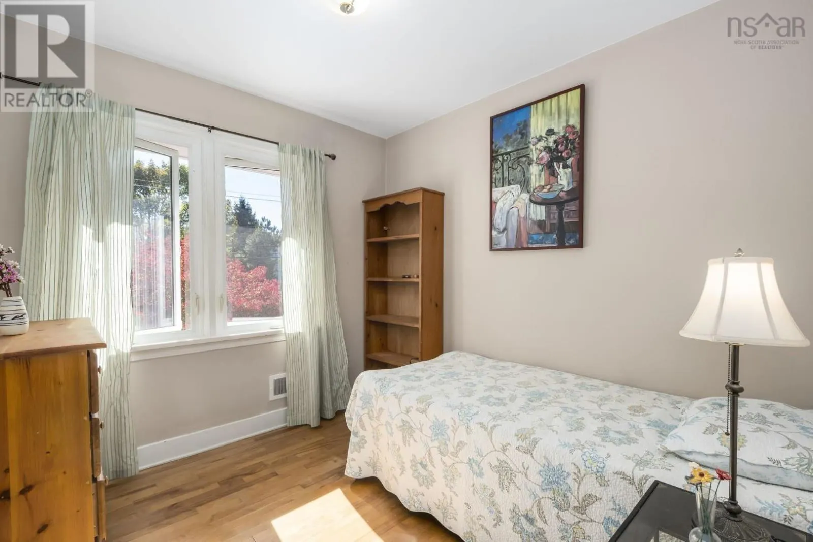 10 Ellenvale Avenue
