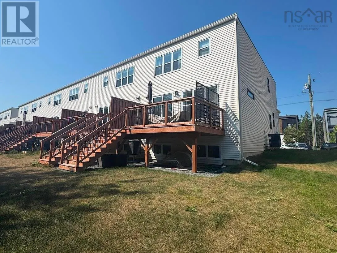 18 Trekker Drive