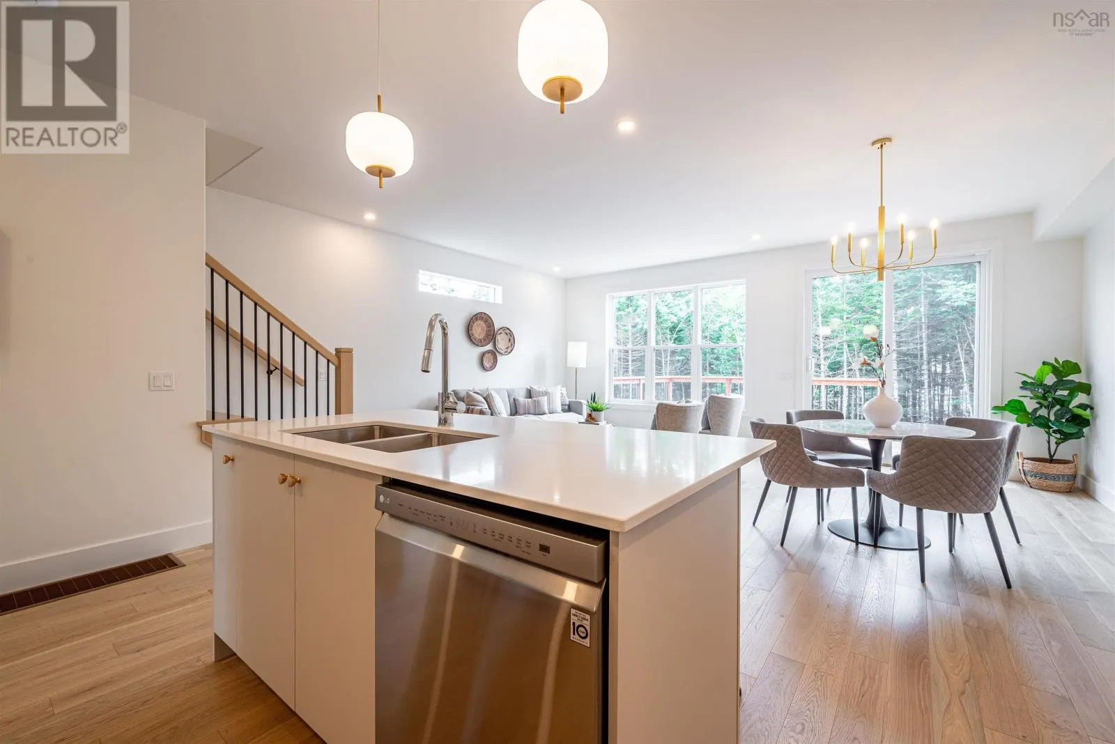 18 Trekker Drive