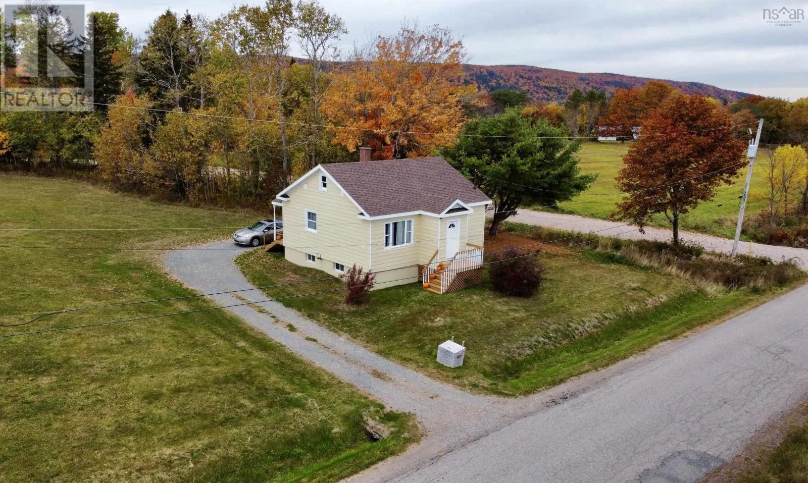 60 Crestdale Drive