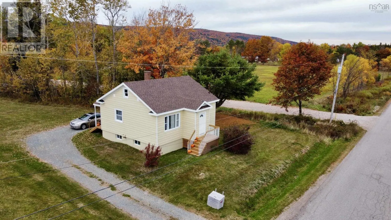 60 Crestdale Drive