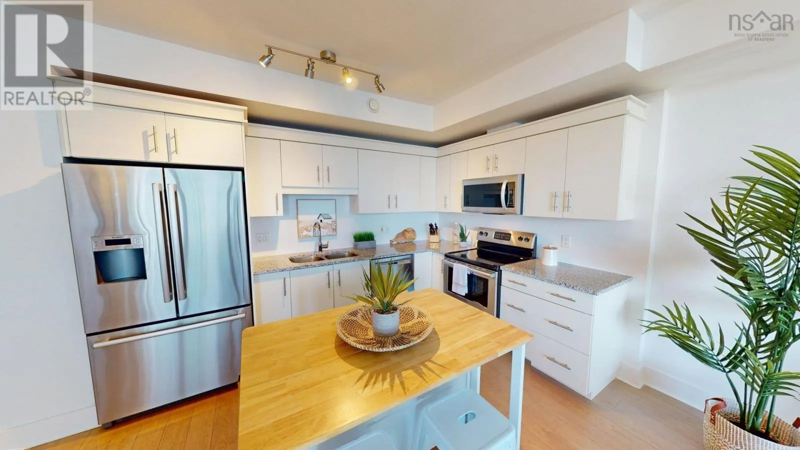 504 15 Kings Wharf Place