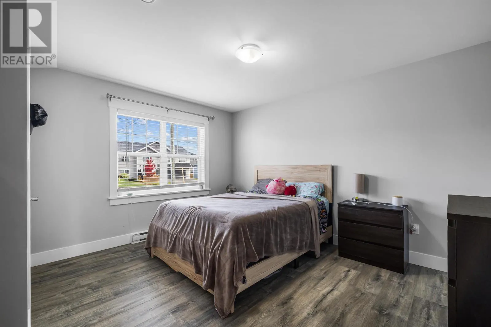 181 Essex Crescent