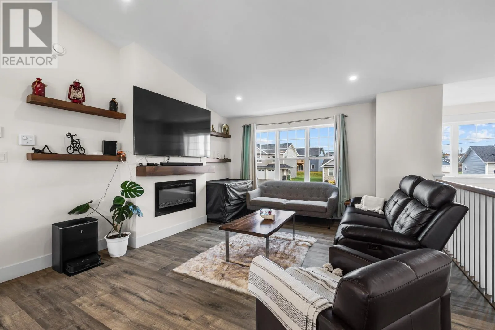 181 Essex Crescent
