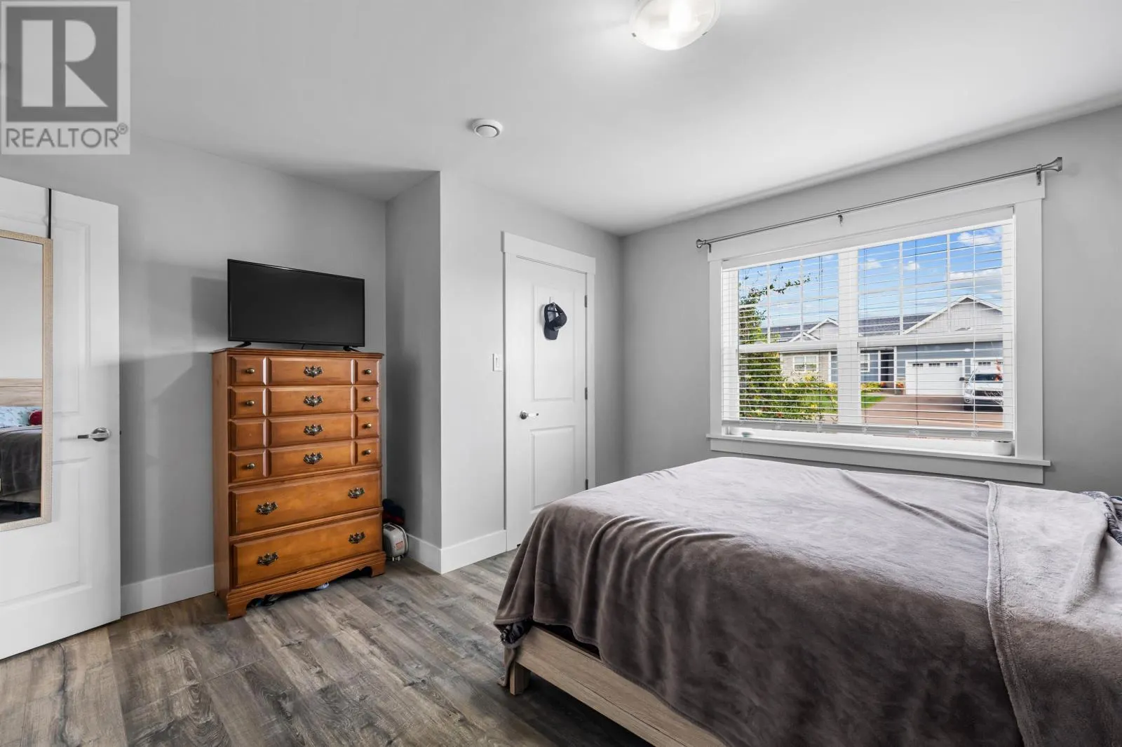 181 Essex Crescent