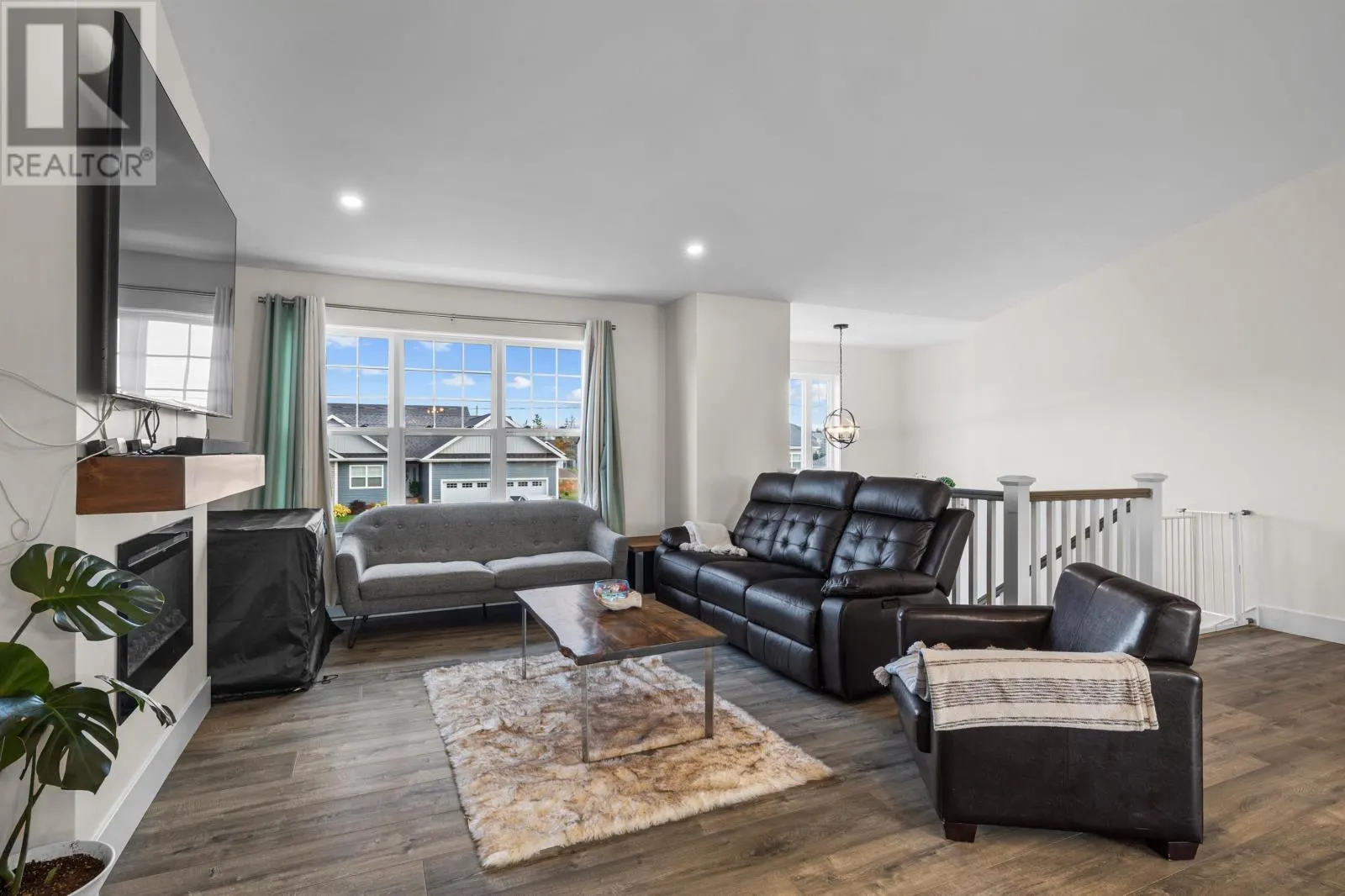 181 Essex Crescent