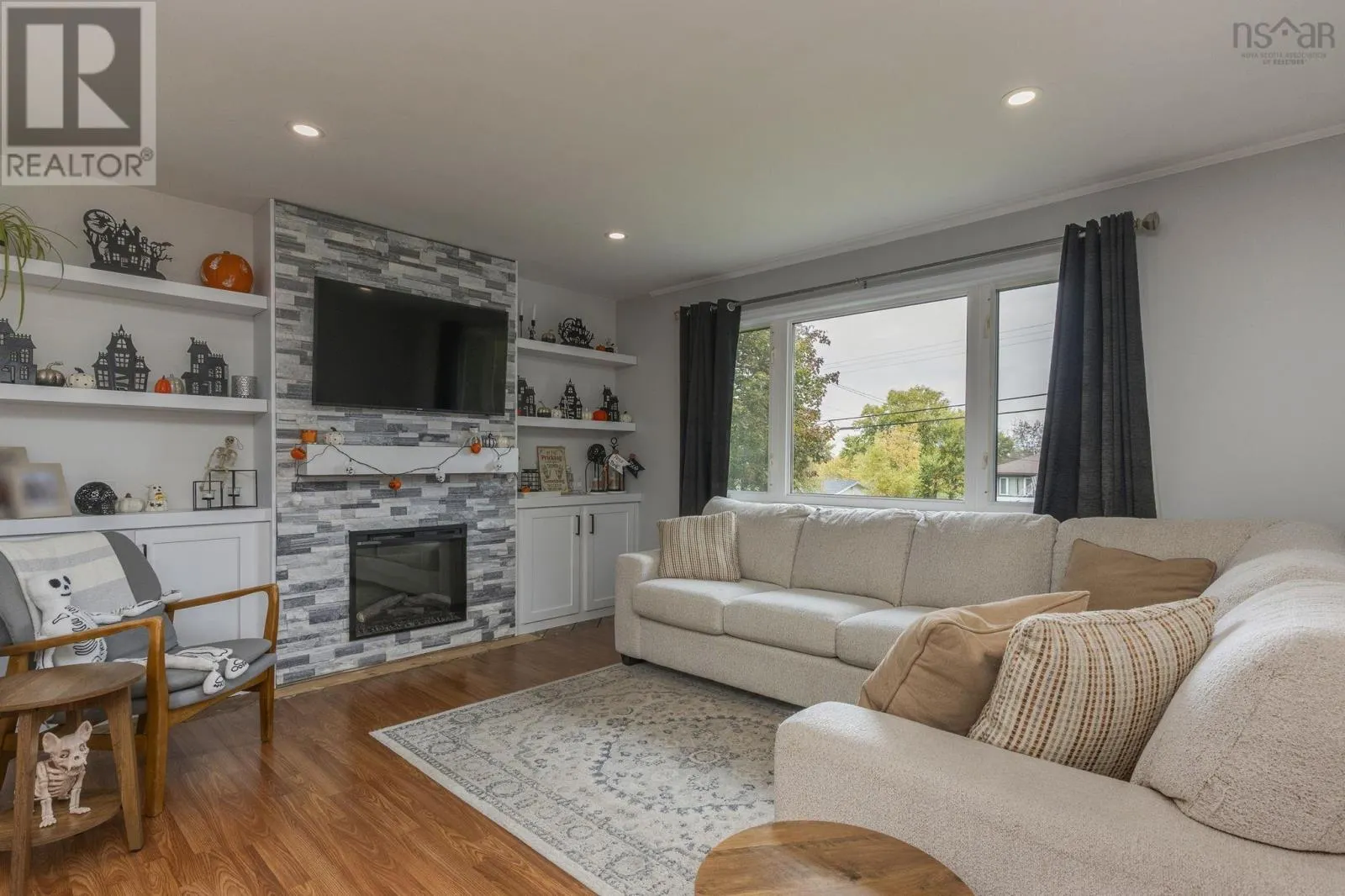 121 Hillsboro Drive