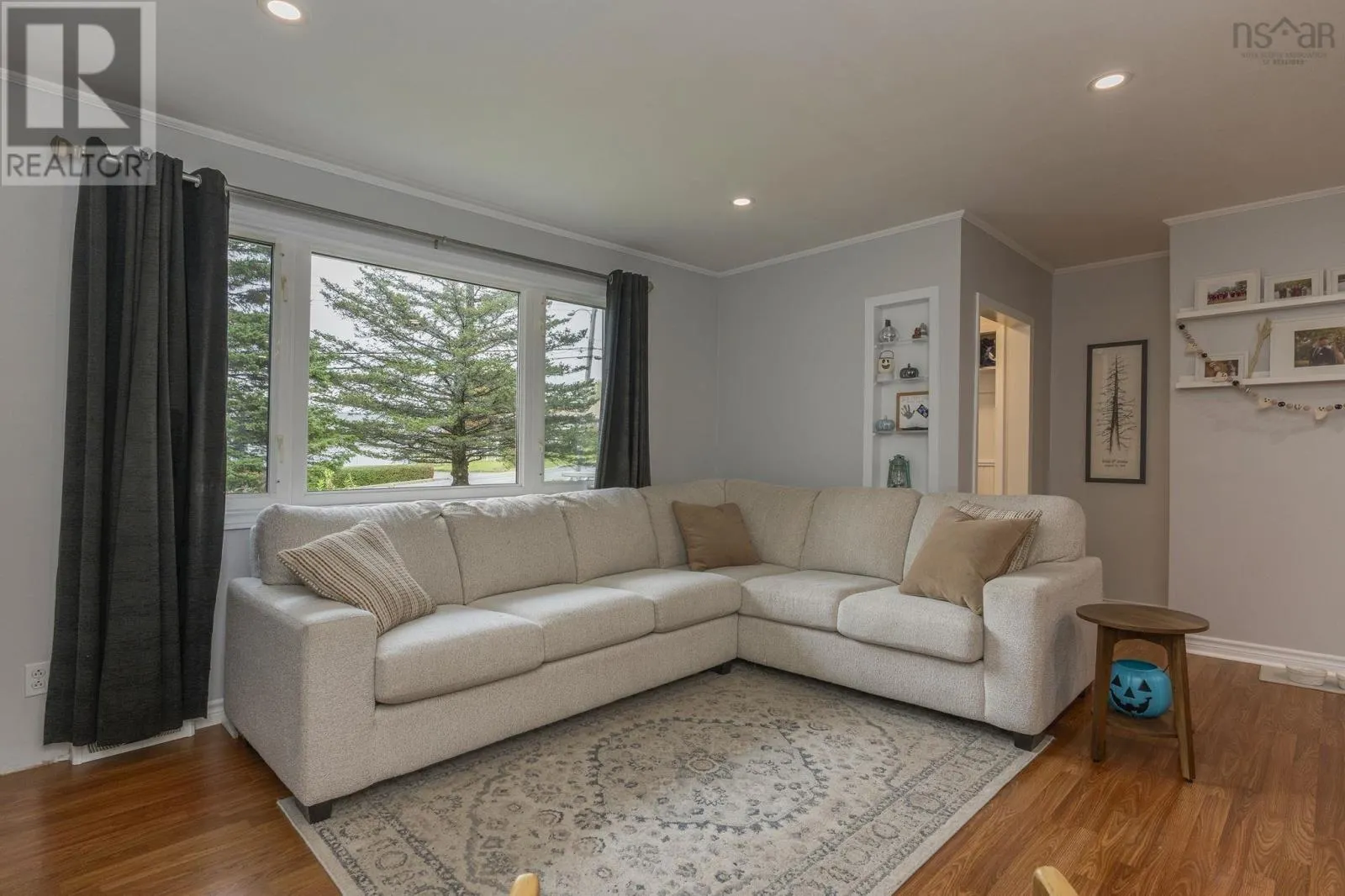 121 Hillsboro Drive
