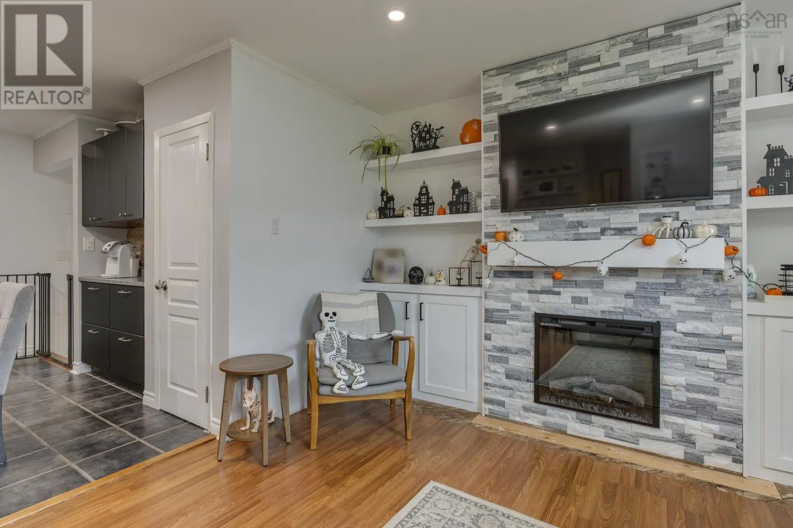 121 Hillsboro Drive