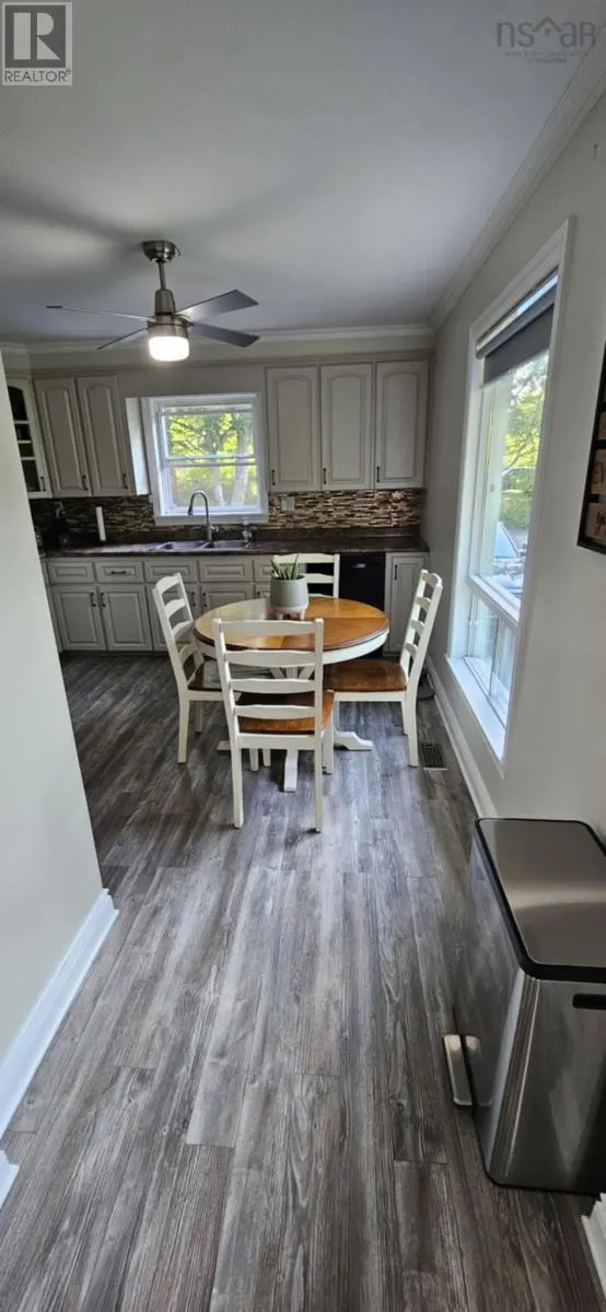 202 Saunders Road