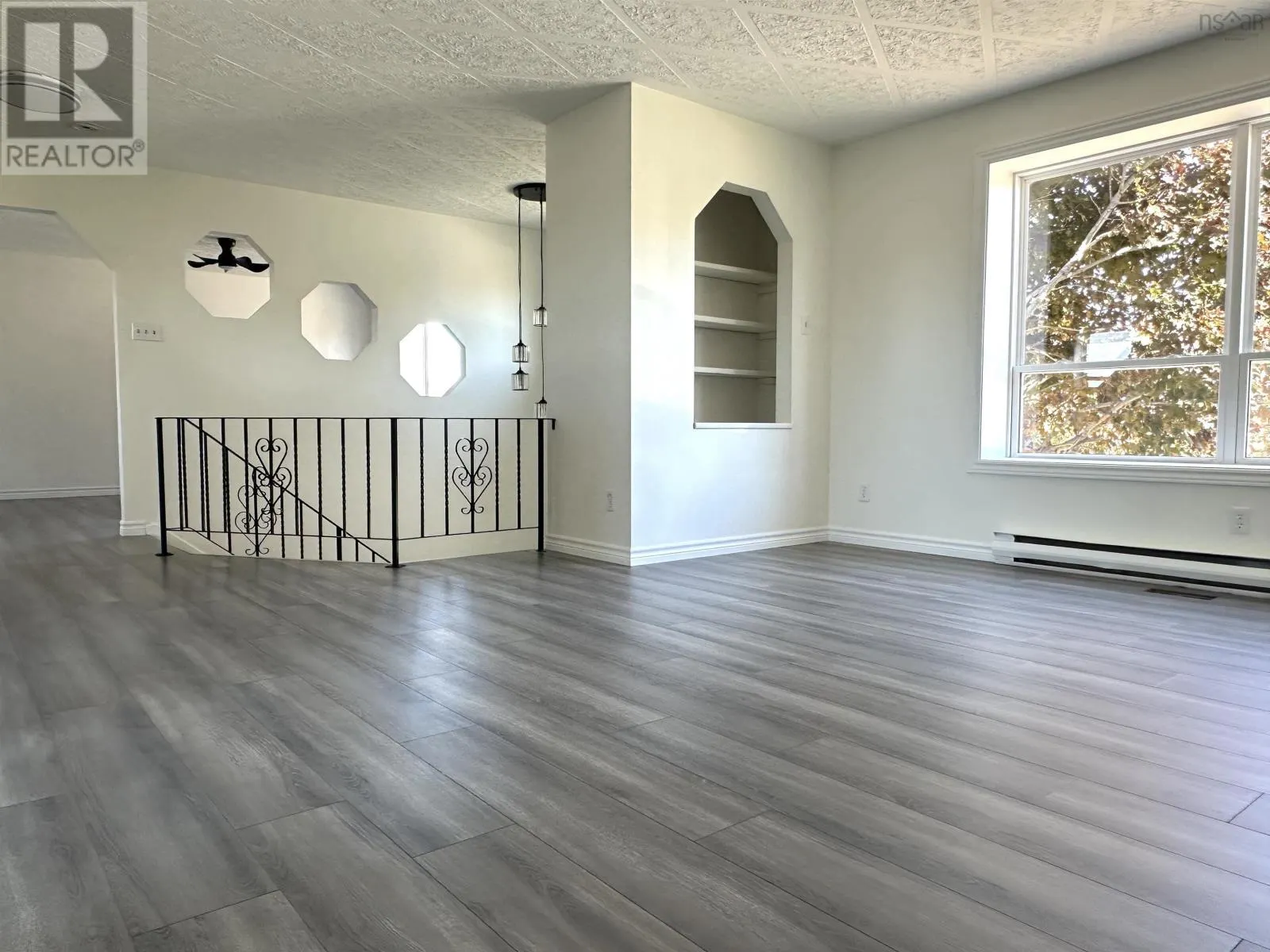 14 Crescent Drive