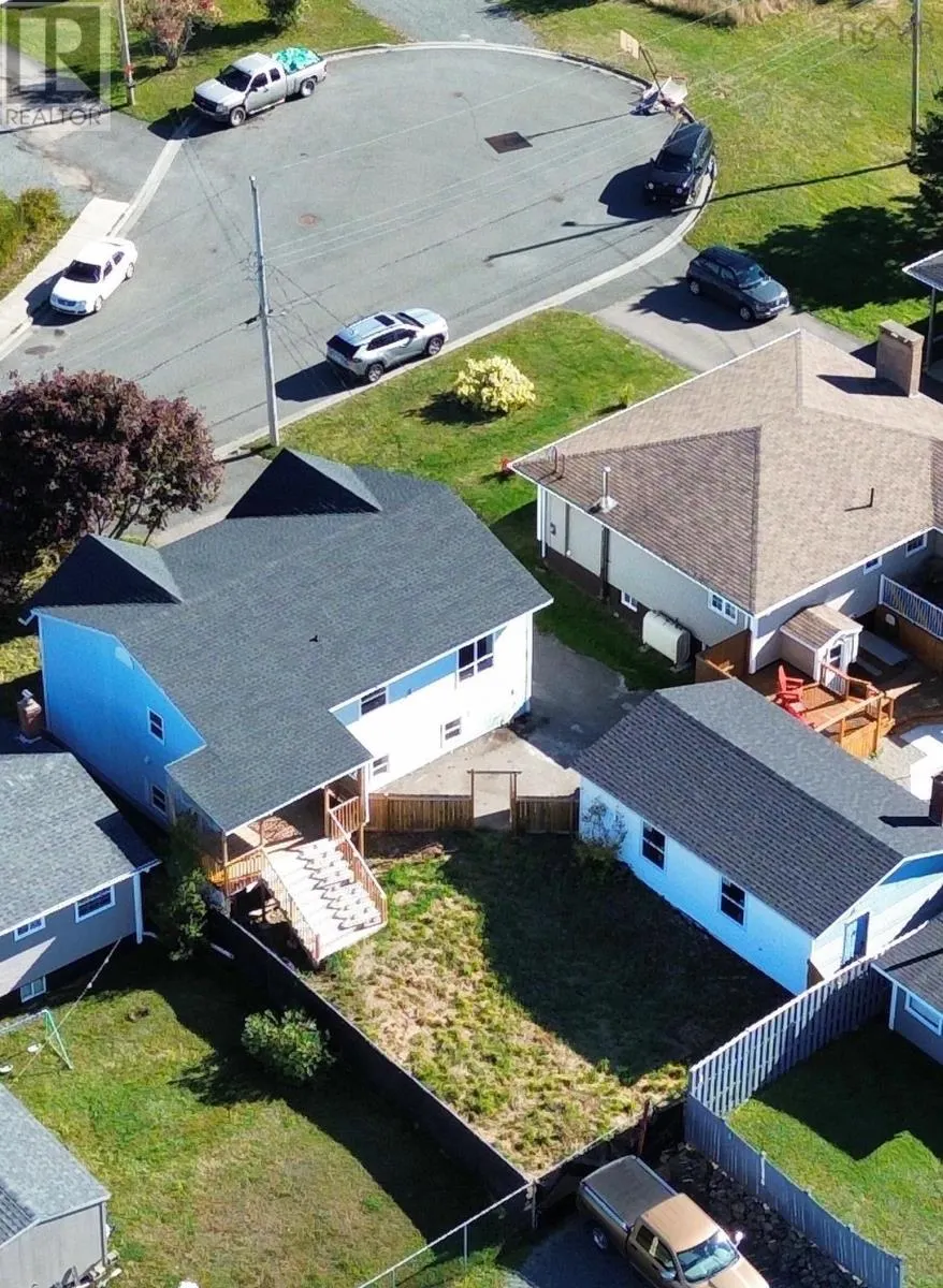 14 Crescent Drive
