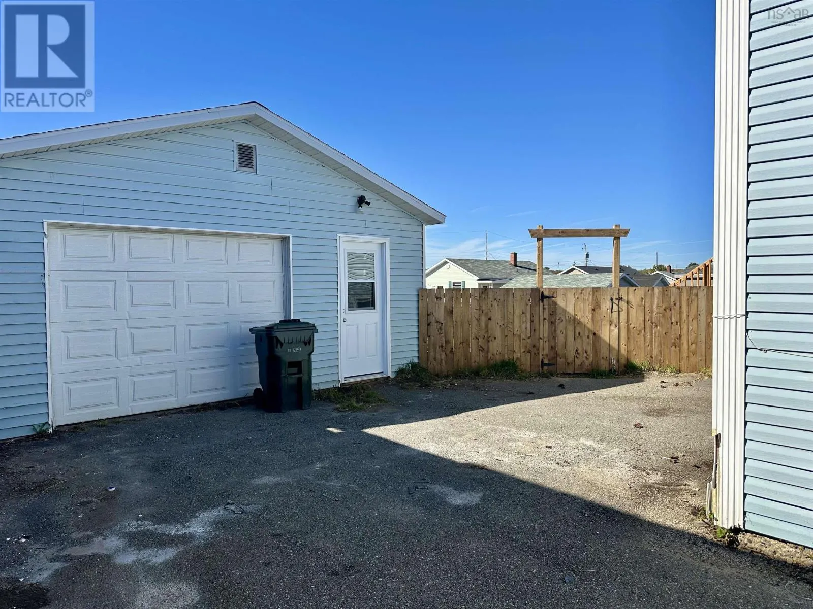 14 Crescent Drive