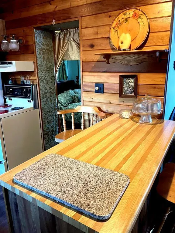 9 Anderson Bay