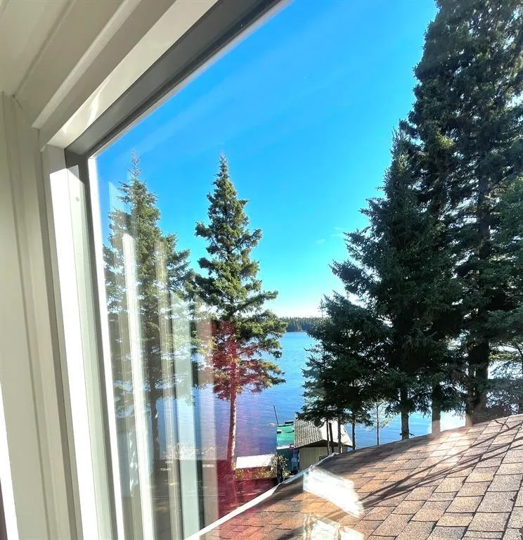9 Anderson Bay