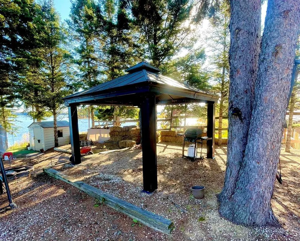 9 Anderson Bay