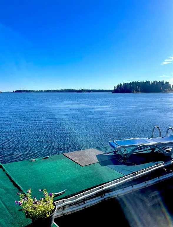 9 Anderson Bay