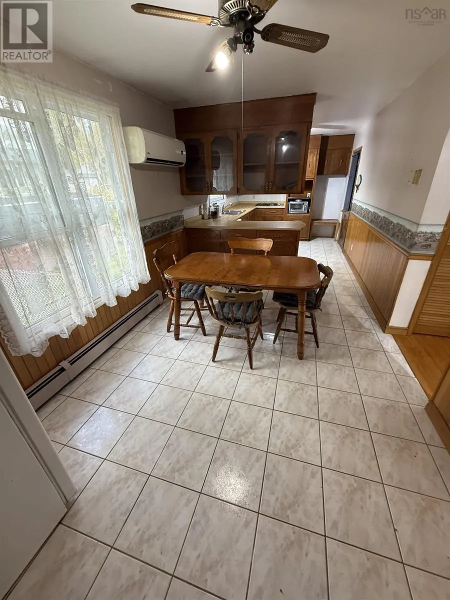130 Upper Mclean Street