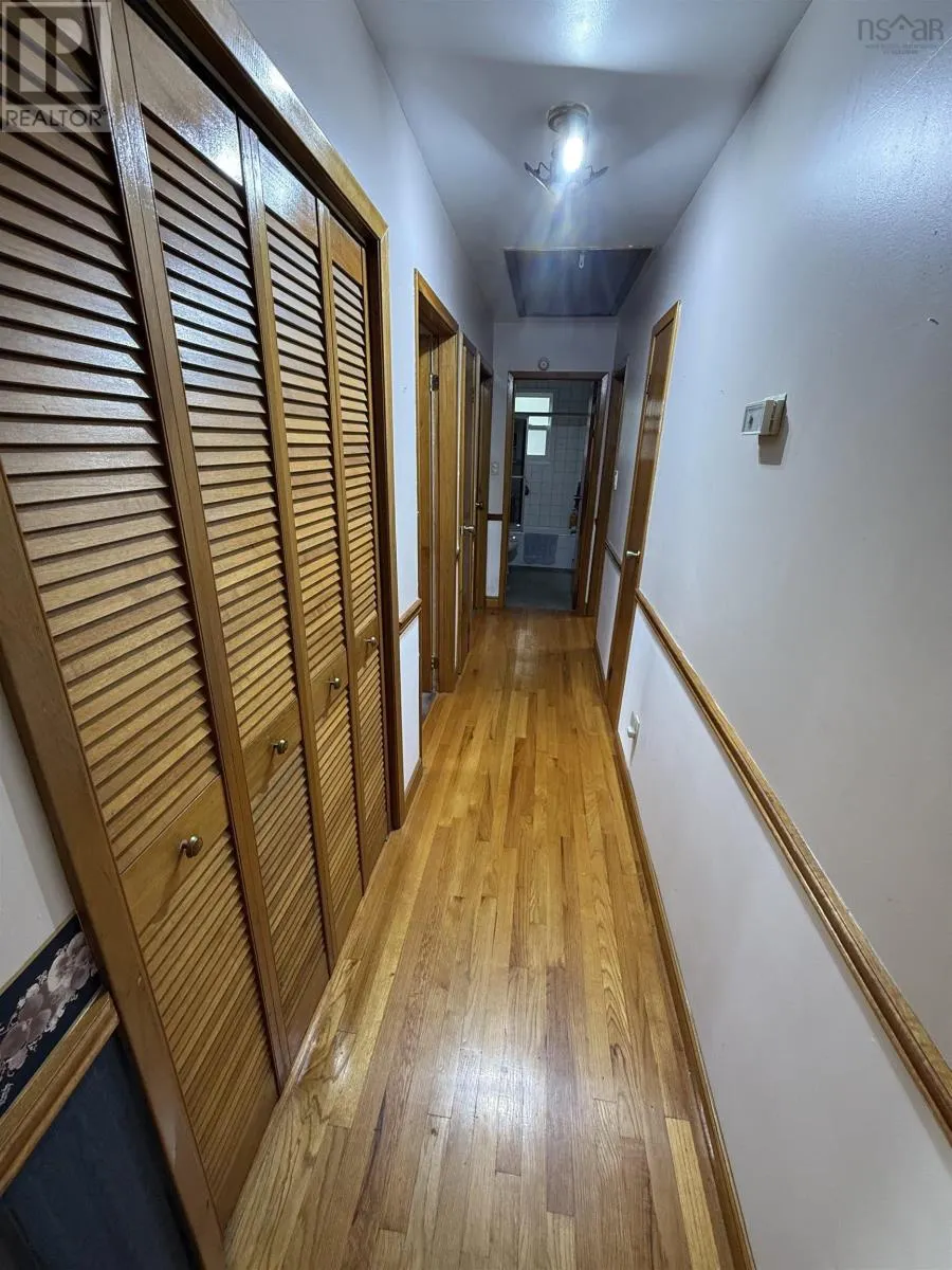 130 Upper Mclean Street